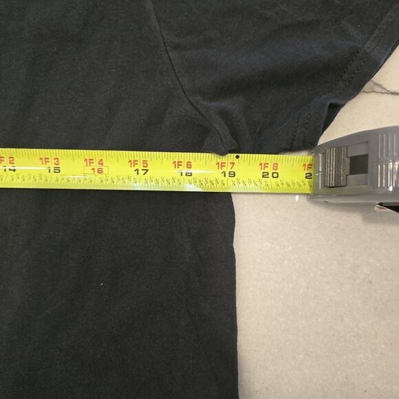 Women's DC COMICS BATMAN GRAPHIC T-SHIRT size Medium Black Solid Graphic 19x25.5 - Picture 3 of 7